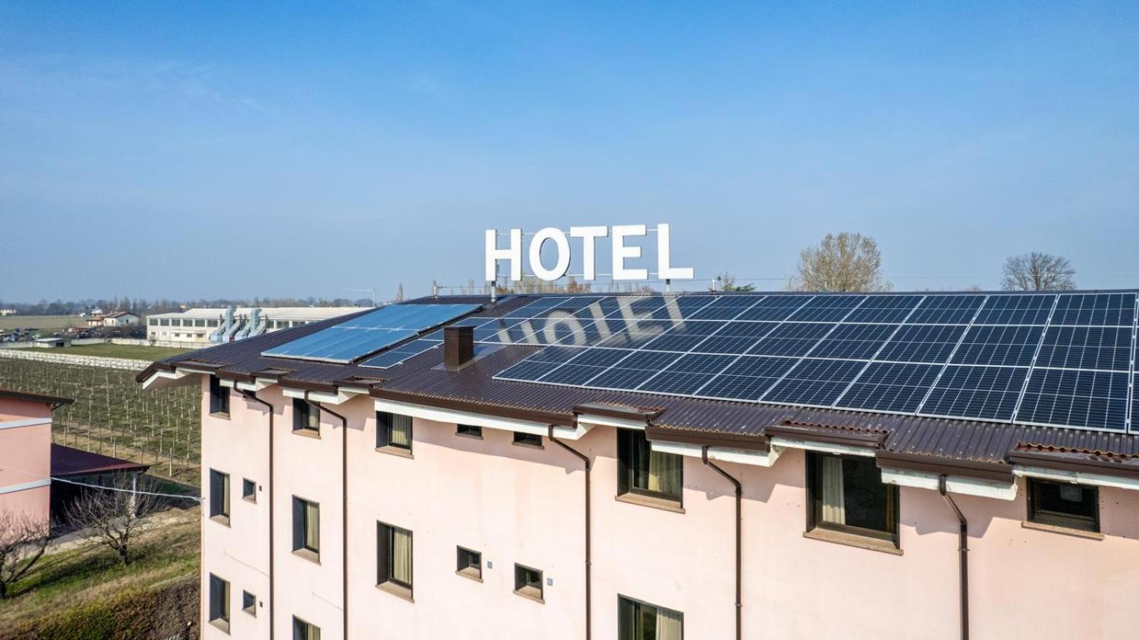 Confidence Hotel San Silvestro San Prospero Buitenkant foto